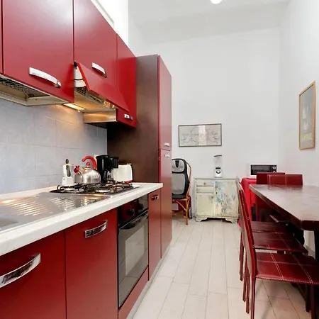 Large Flat 30min Colosseo דירה רומא